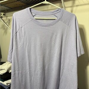 ALO Yoga Men's Light Purple Short Sleeve Tee